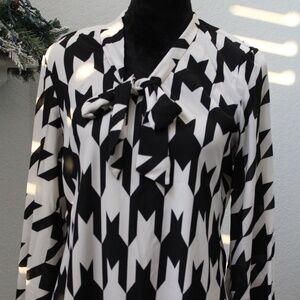 BLACK GEOMETRIC LONG SLEEVE ANNE KLEIN FORMAL CASUAL BLOUSE SIZE MEDIUM